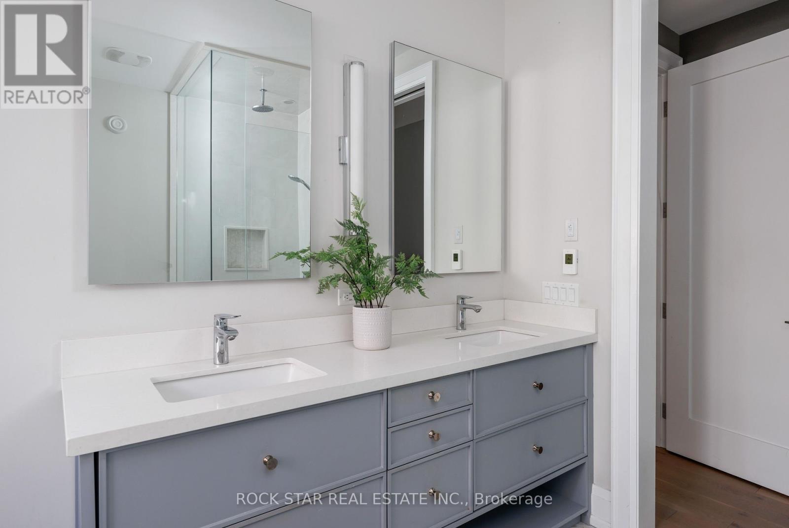 2443 Applewood Drive, Oakville, Ontario  L6L 1V7 - Photo 29 - W13094024