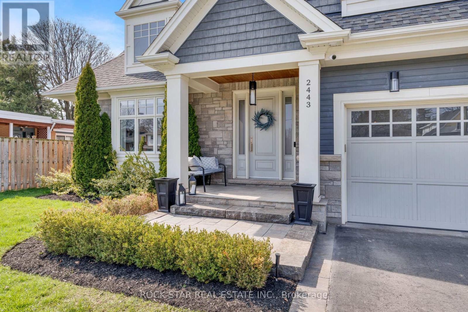 2443 Applewood Drive, Oakville, Ontario  L6L 1V7 - Photo 6 - W13094024