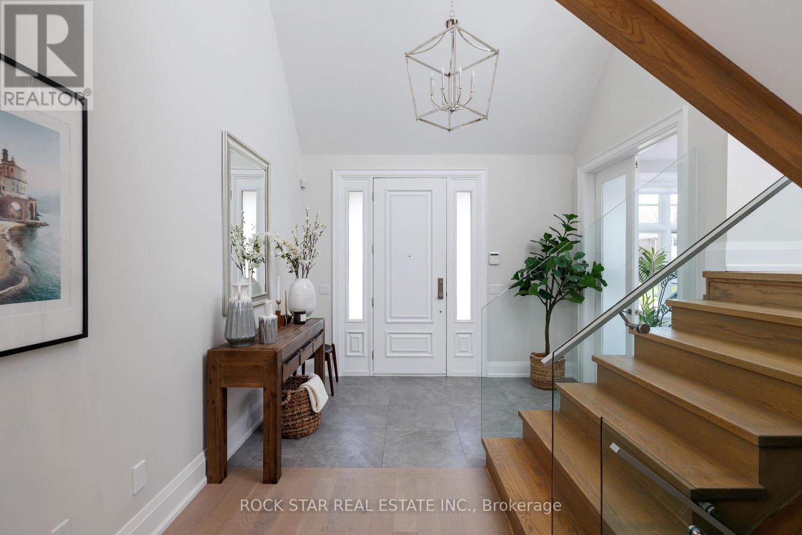2443 Applewood Drive, Oakville, Ontario  L6L 1V7 - Photo 7 - W13094024