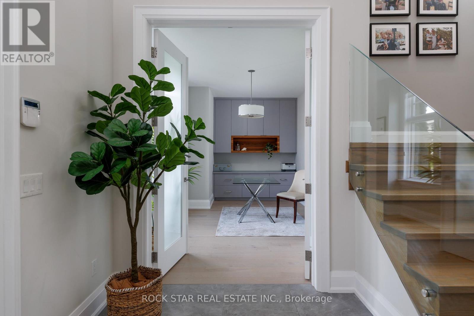 2443 Applewood Drive, Oakville, Ontario  L6L 1V7 - Photo 8 - W13094024