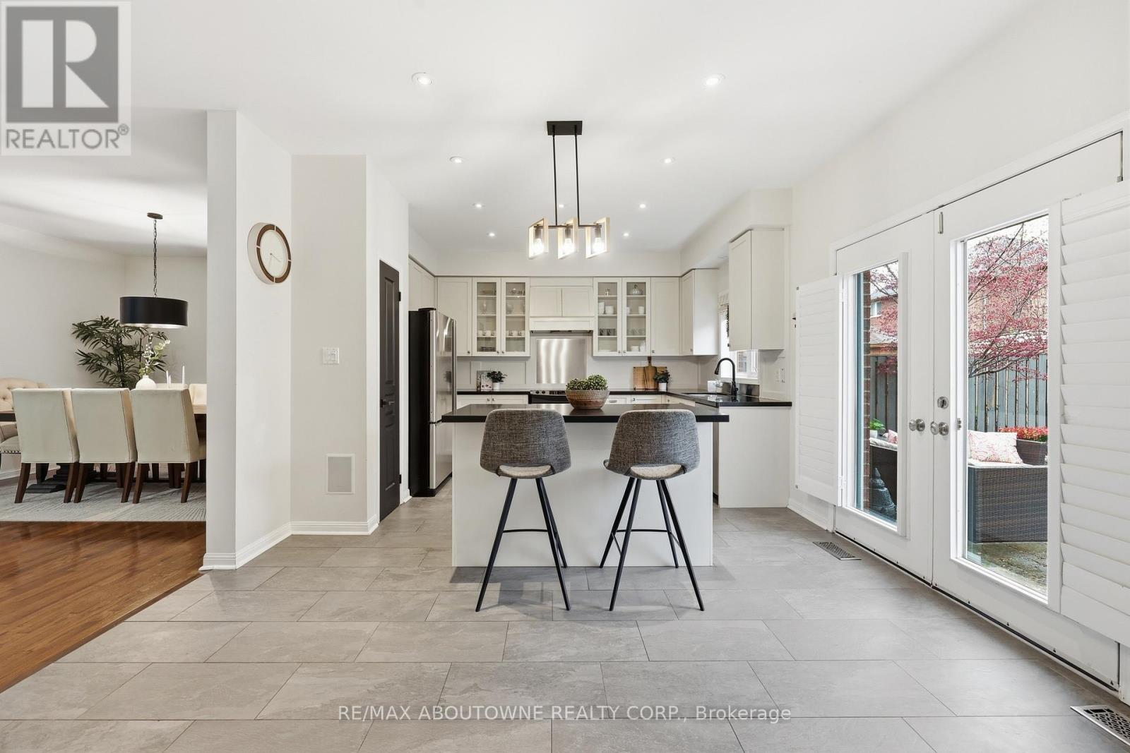 2202 Brookhaven Crescent, Oakville, Ontario  L6M 5B8 - Photo 19 - W13094032