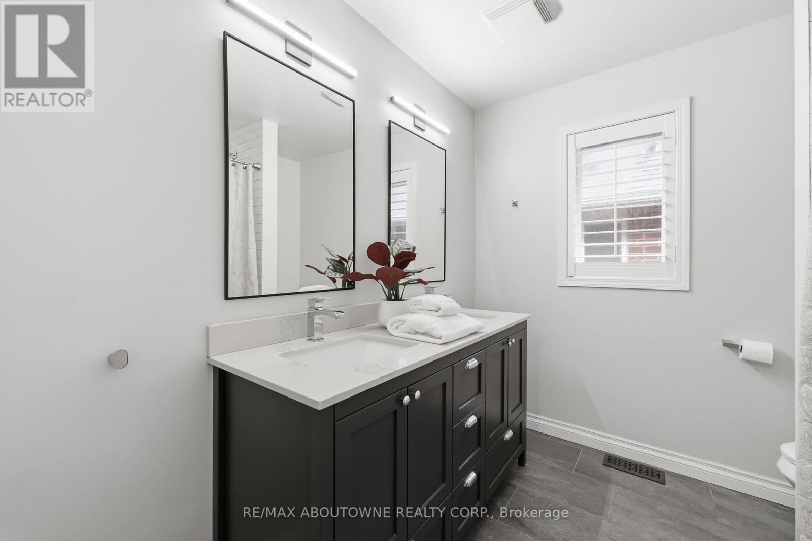 2202 Brookhaven Crescent, Oakville, Ontario  L6M 5B8 - Photo 34 - W13094032
