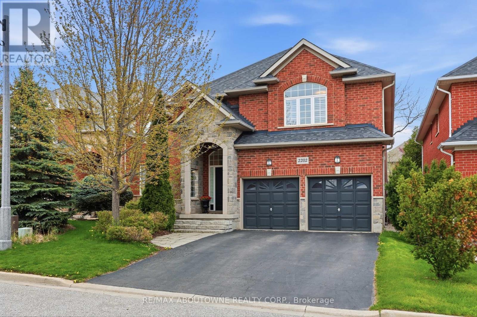 2202 Brookhaven Crescent, Oakville, Ontario  L6M 5B8 - Photo 5 - W13094032