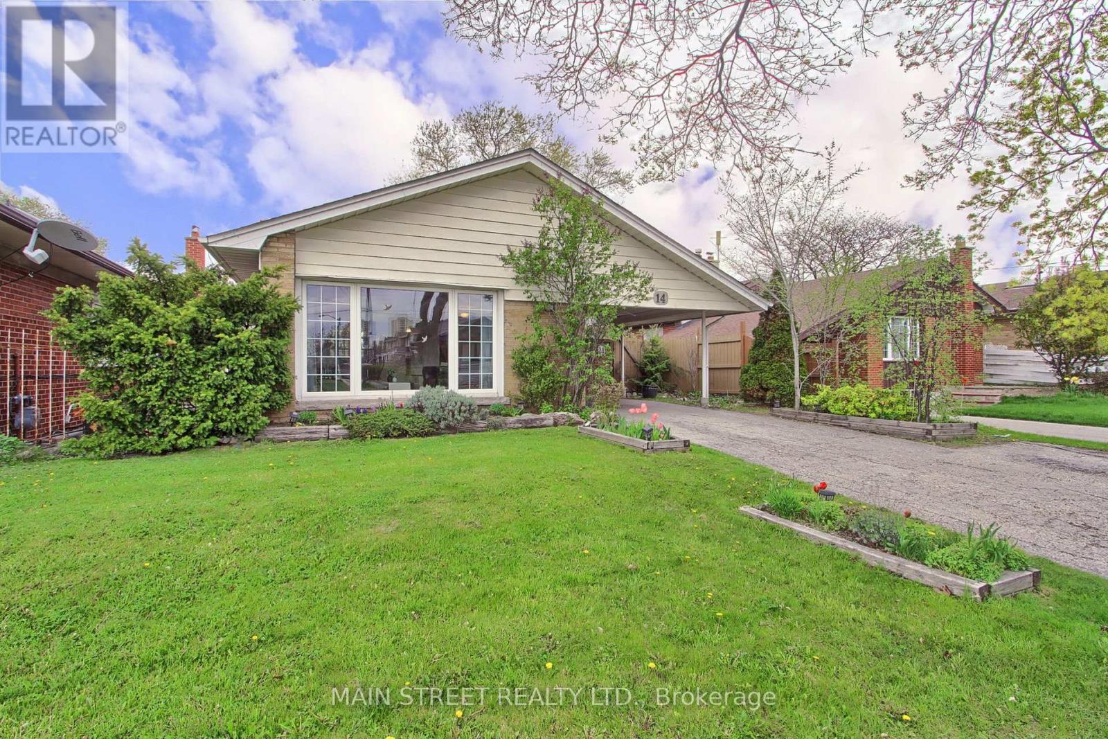 14 Westhampton Drive, Toronto, Ontario  M9R 1X6 - Photo 2 - W13094038