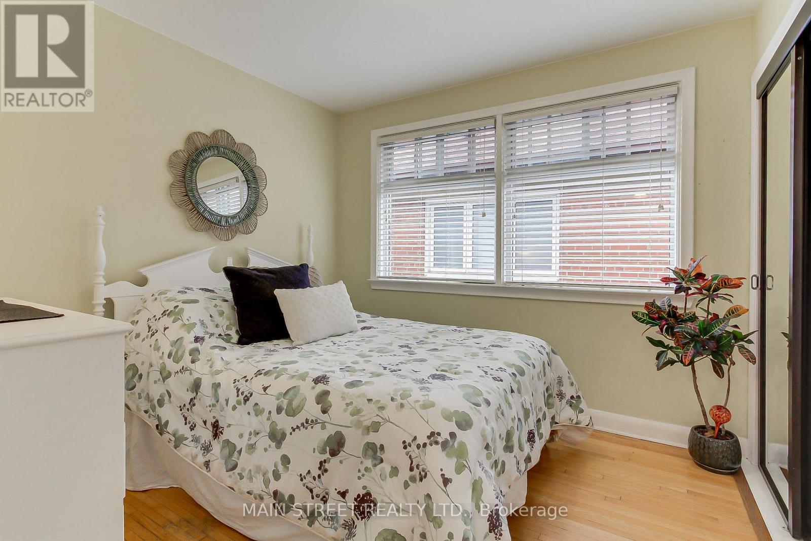 14 Westhampton Drive, Toronto, Ontario  M9R 1X6 - Photo 25 - W13094038
