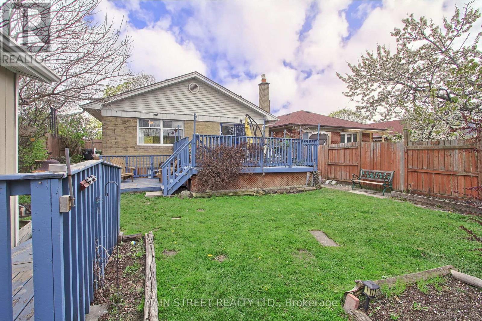 14 Westhampton Drive, Toronto, Ontario  M9R 1X6 - Photo 46 - W13094038