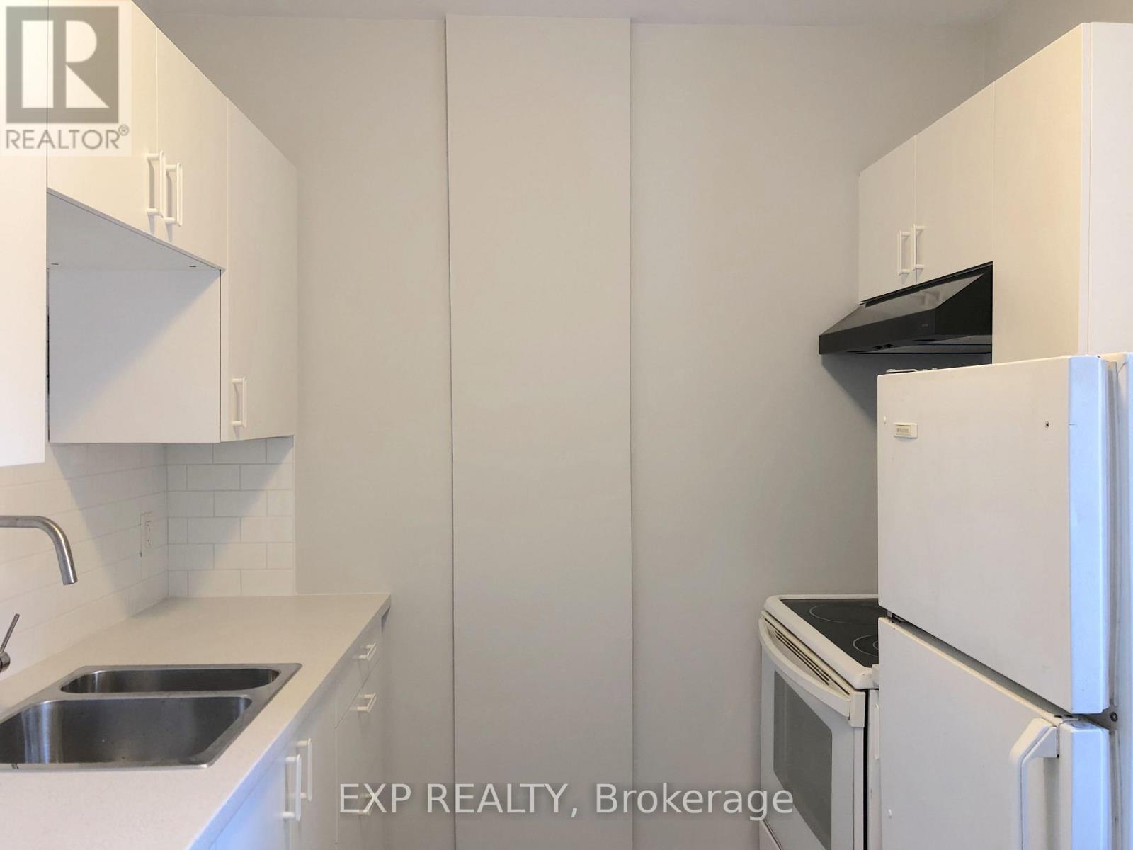 2798 Dundas Street W, Toronto, Ontario  M6P 1Y5 - Photo 9 - W13094044