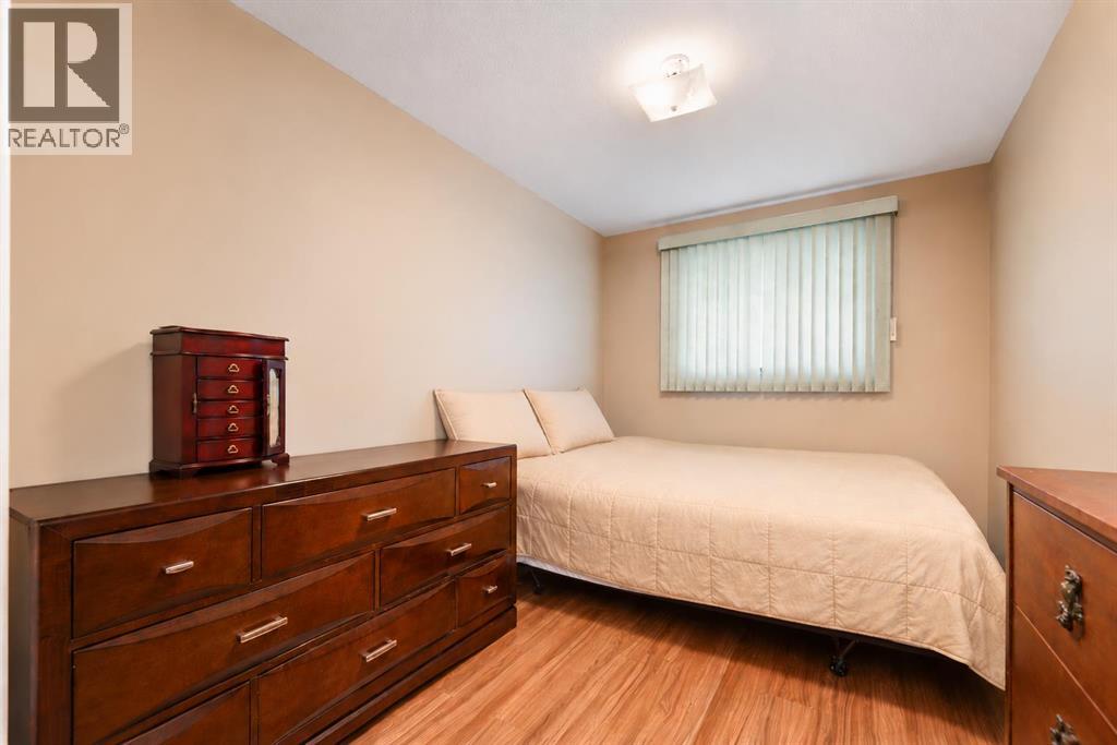 5005 43 Street E, Sylvan Lake, Alberta  T4S 1C1 - Photo 12 - A2296502