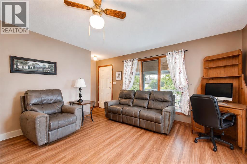 5005 43 Street E, Sylvan Lake, Alberta  T4S 1C1 - Photo 6 - A2296502