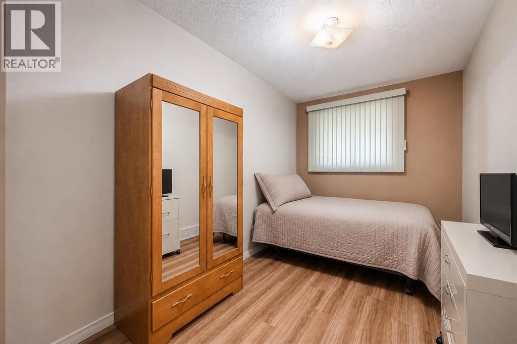 5005 43 Street E, Sylvan Lake, Alberta  T4S 1C1 - Photo 13 - A2296502