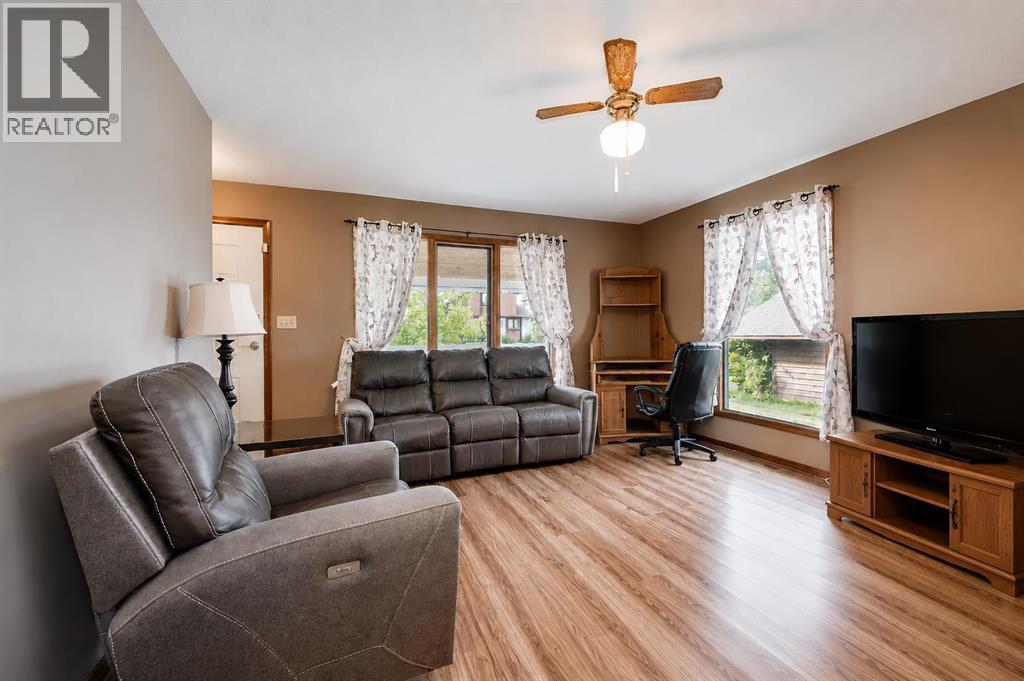 5005 43 Street E, Sylvan Lake, Alberta  T4S 1C1 - Photo 7 - A2296502