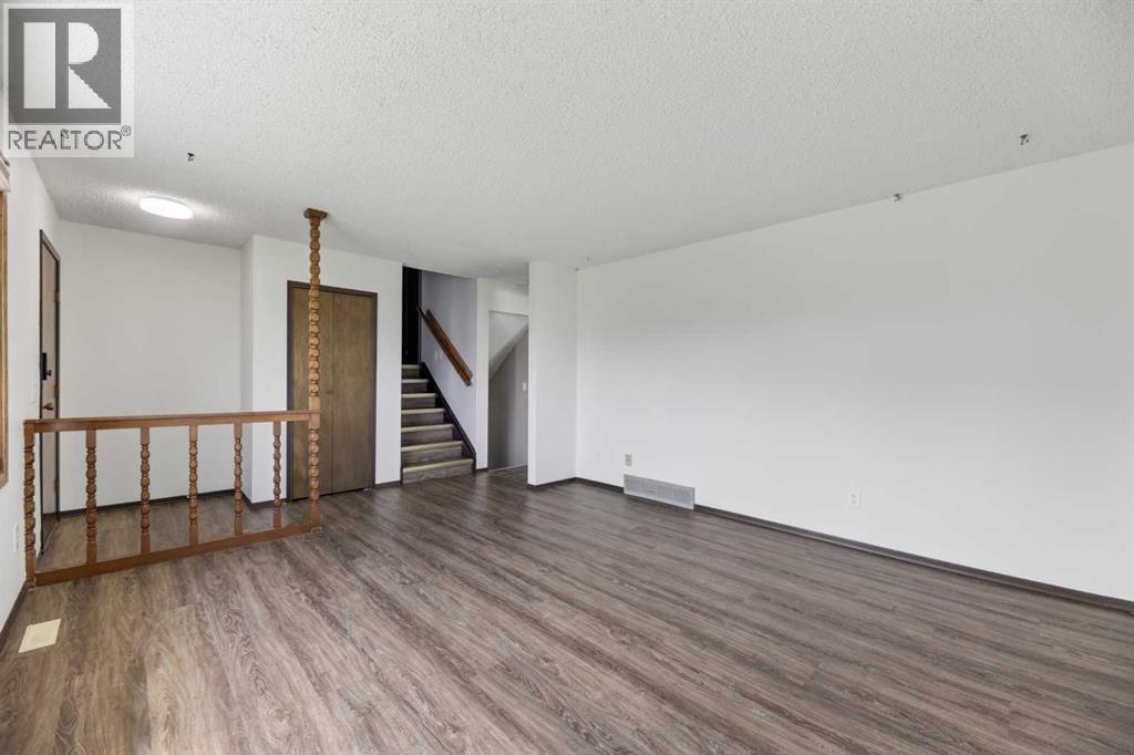 11 Westhill Crescent, Didsbury, Alberta  T0M 0W0 - Photo 4 - A2307344