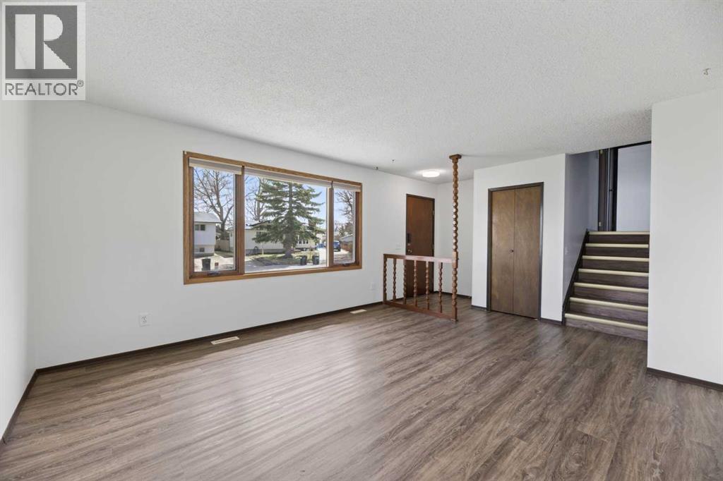 11 Westhill Crescent, Didsbury, Alberta  T0M 0W0 - Photo 5 - A2307344