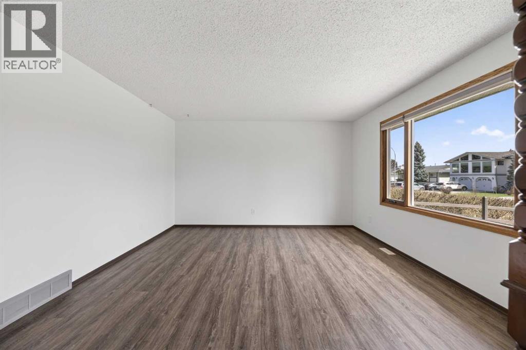 11 Westhill Crescent, Didsbury, Alberta  T0M 0W0 - Photo 3 - A2307344