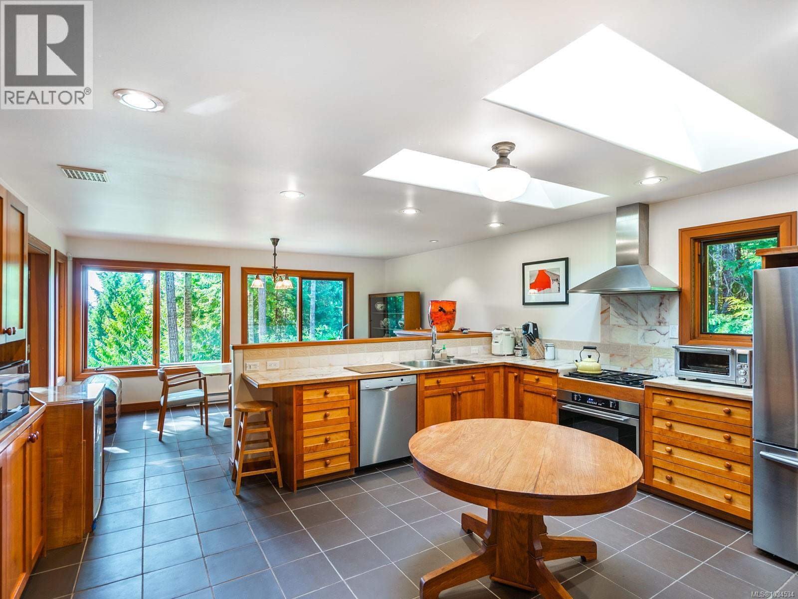 1055 Spider Lake Rd, Qualicum Beach, British Columbia  V9K 2L7 - Photo 21 - 1034534