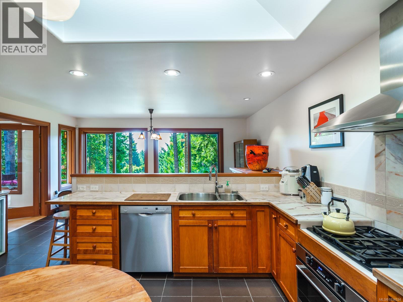 1055 Spider Lake Rd, Qualicum Beach, British Columbia  V9K 2L7 - Photo 22 - 1034534