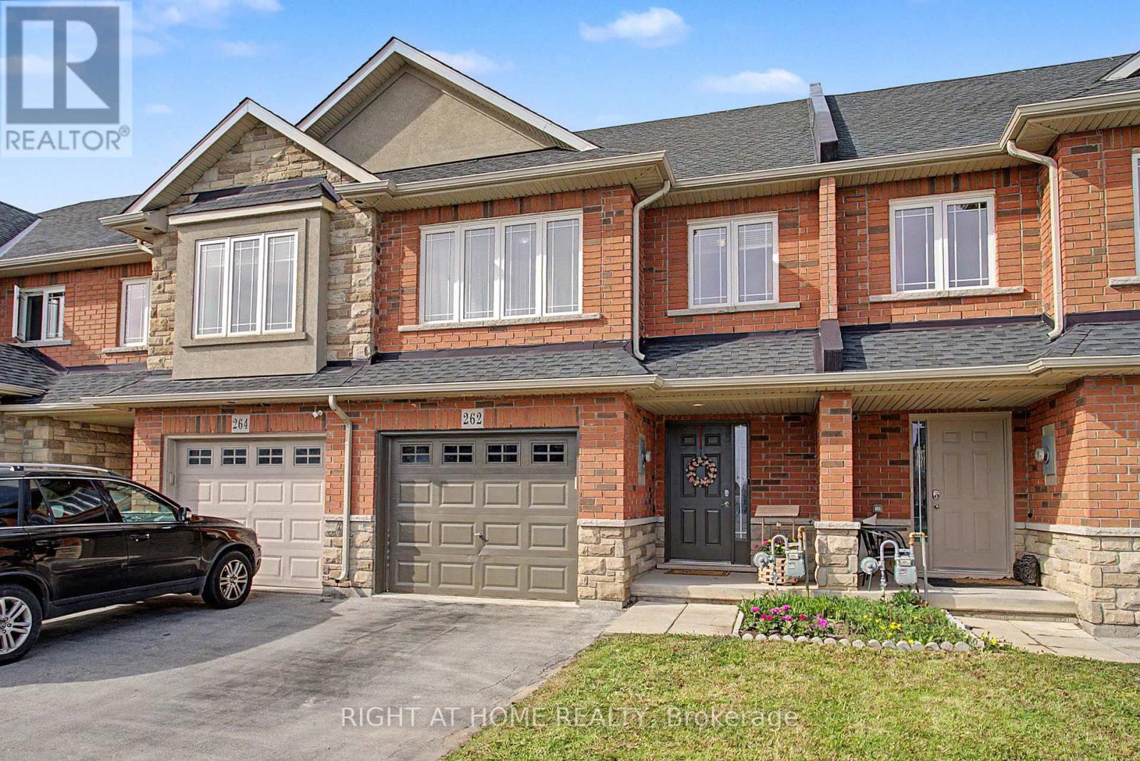262 PINEHILL DRIVE, Hamilton, Ontario
