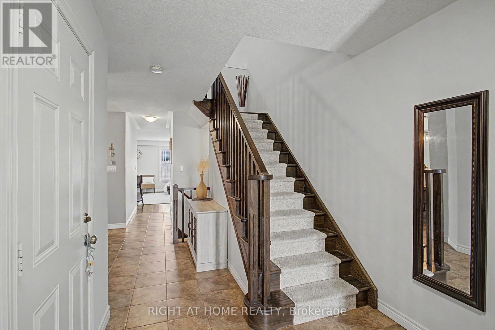 262 Pinehill Drive, Hamilton, Ontario  L0R 1P0 - Photo 5 - X13094026