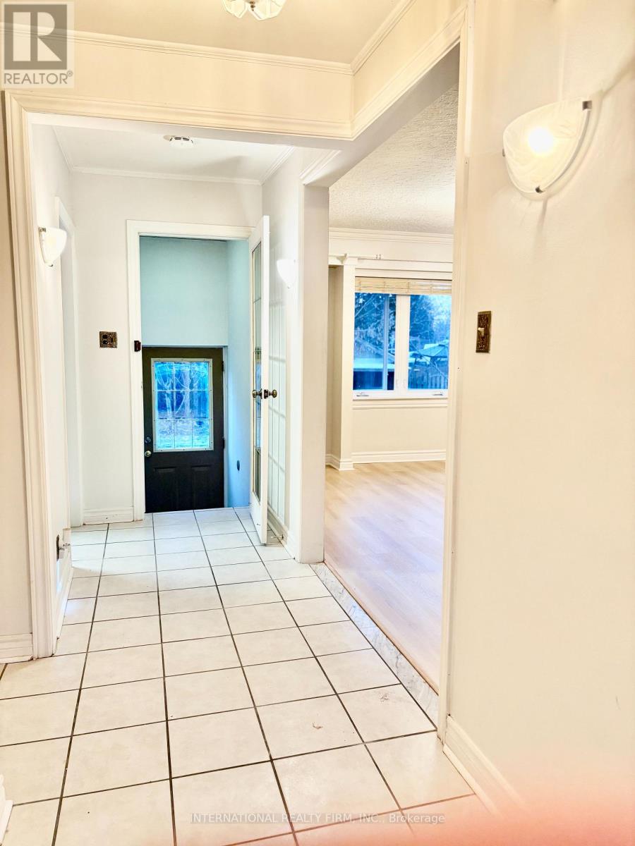 Main - 397 Centre Street E, Richmond Hill, Ontario  L4C 1B5 - Photo 4 - N12974514