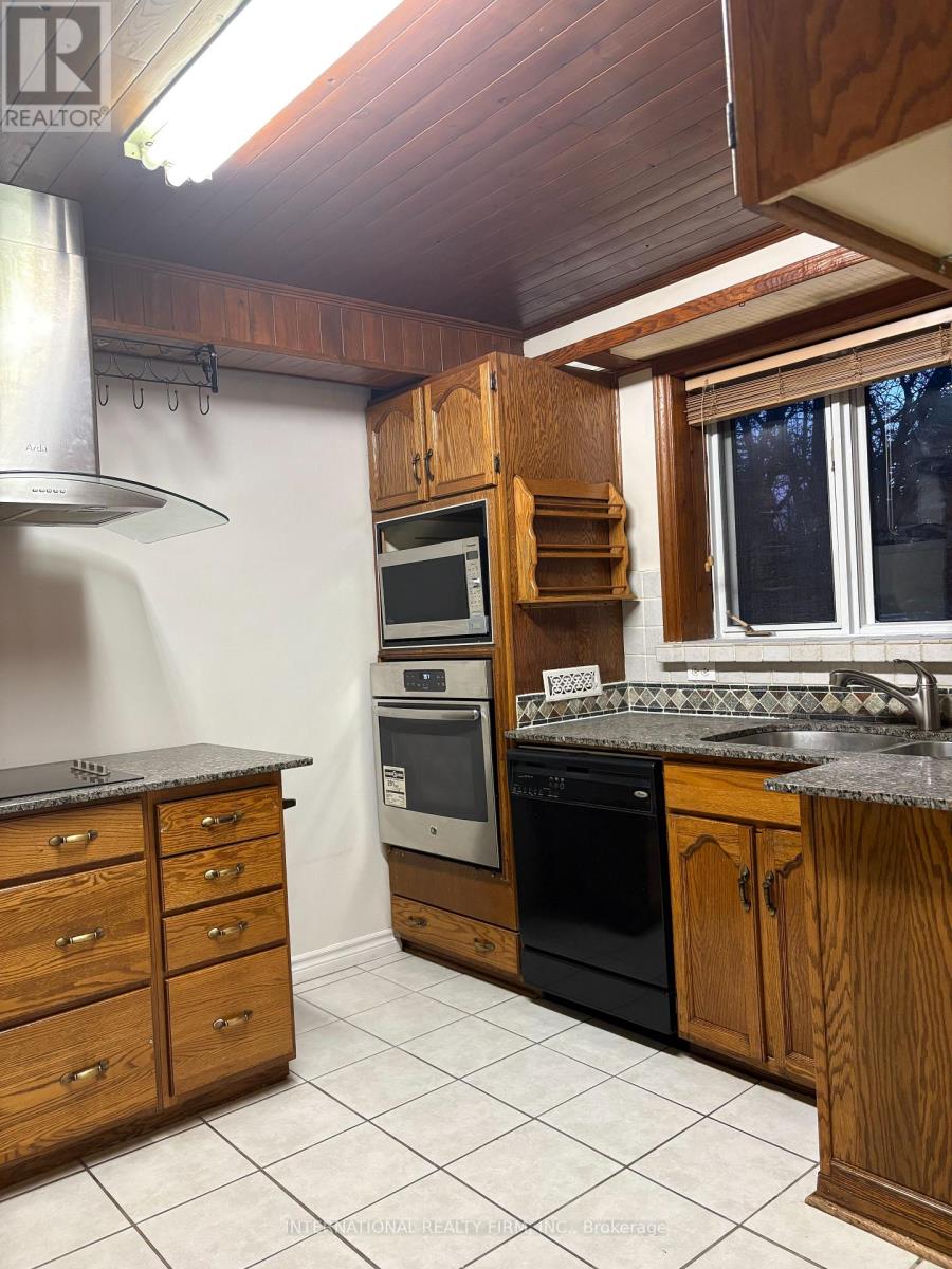 Main - 397 Centre Street E, Richmond Hill, Ontario  L4C 1B5 - Photo 6 - N12974514