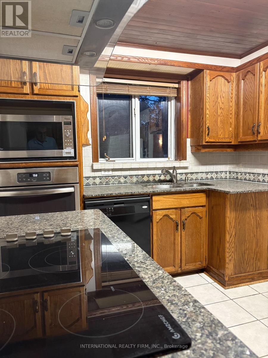 Main - 397 Centre Street E, Richmond Hill, Ontario  L4C 1B5 - Photo 7 - N12974514