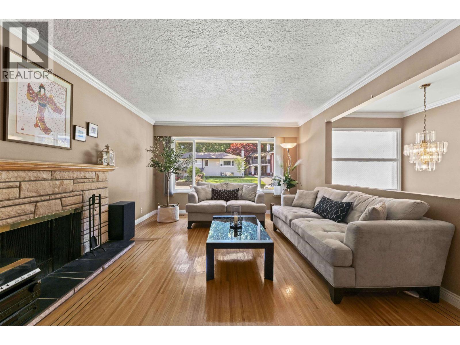 924 Garrow Drive, Port Moody, British Columbia  V3H 1H9 - Photo 4 - R3120100