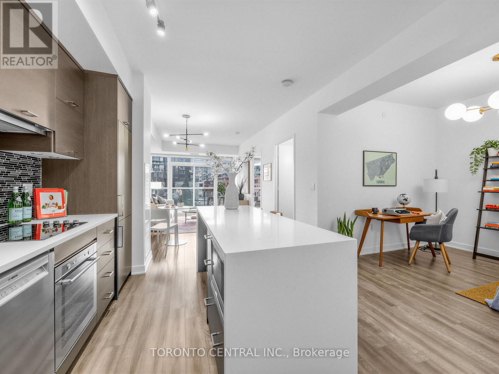 402 - 106 Dovercourt Road, Toronto, Ontario  M6J 0G4 - Photo 3 - C13094122