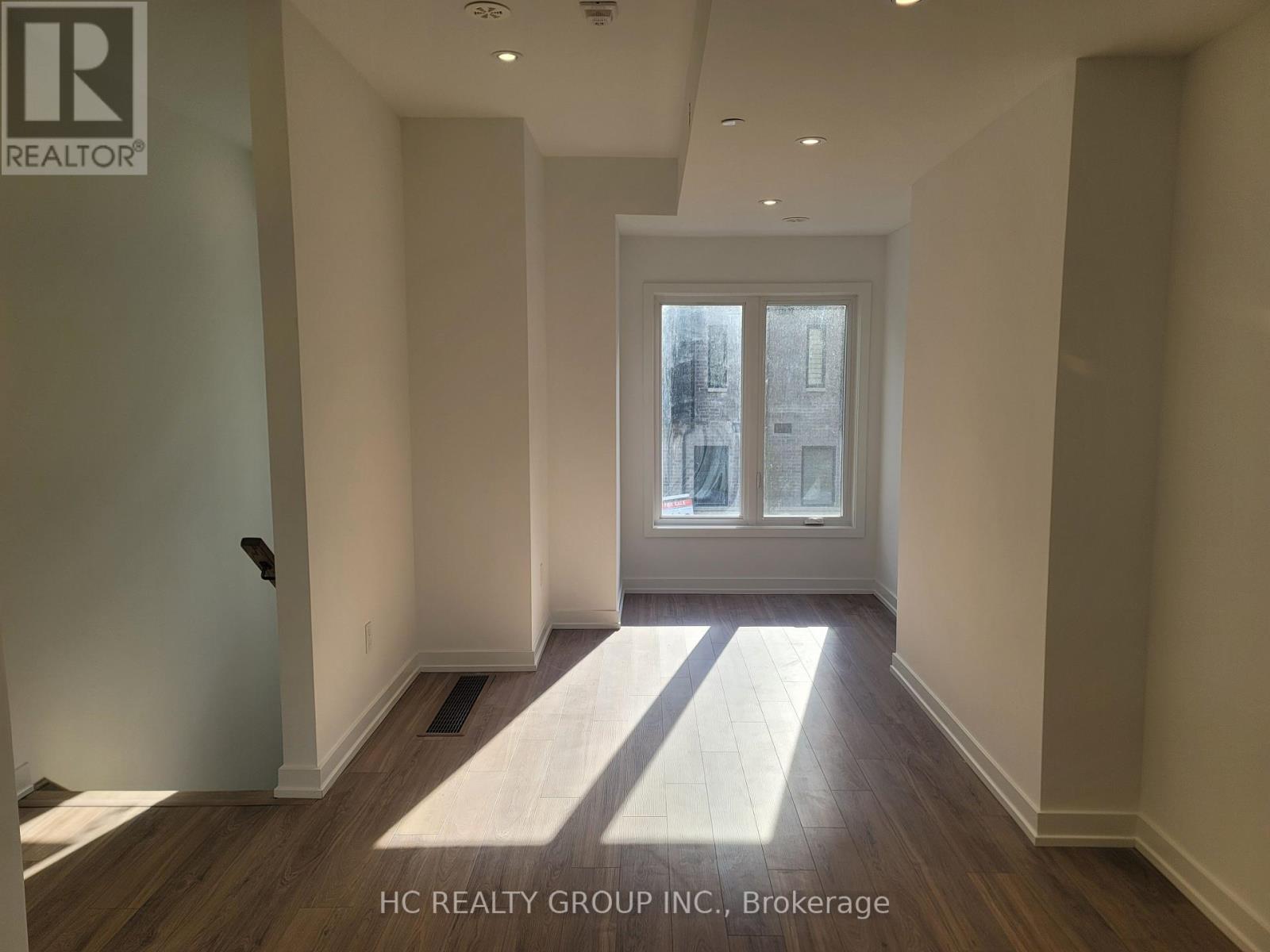 11 Calamint Lane, Toronto, Ontario  M1W 2H1 - Photo 5 - E13094108