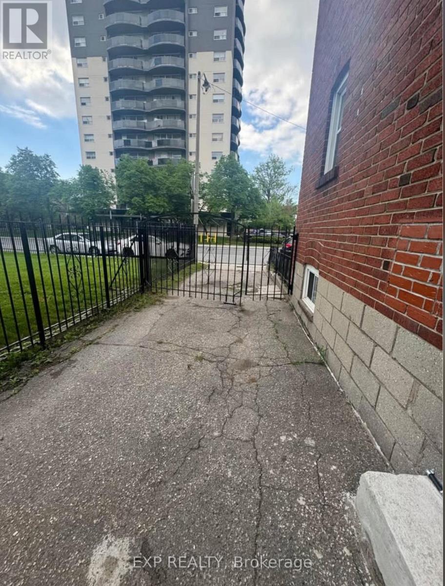 Bsmt - 148 Cosburn Avenue S, Toronto, Ontario  M4J 2L7 - Photo 13 - E13094138