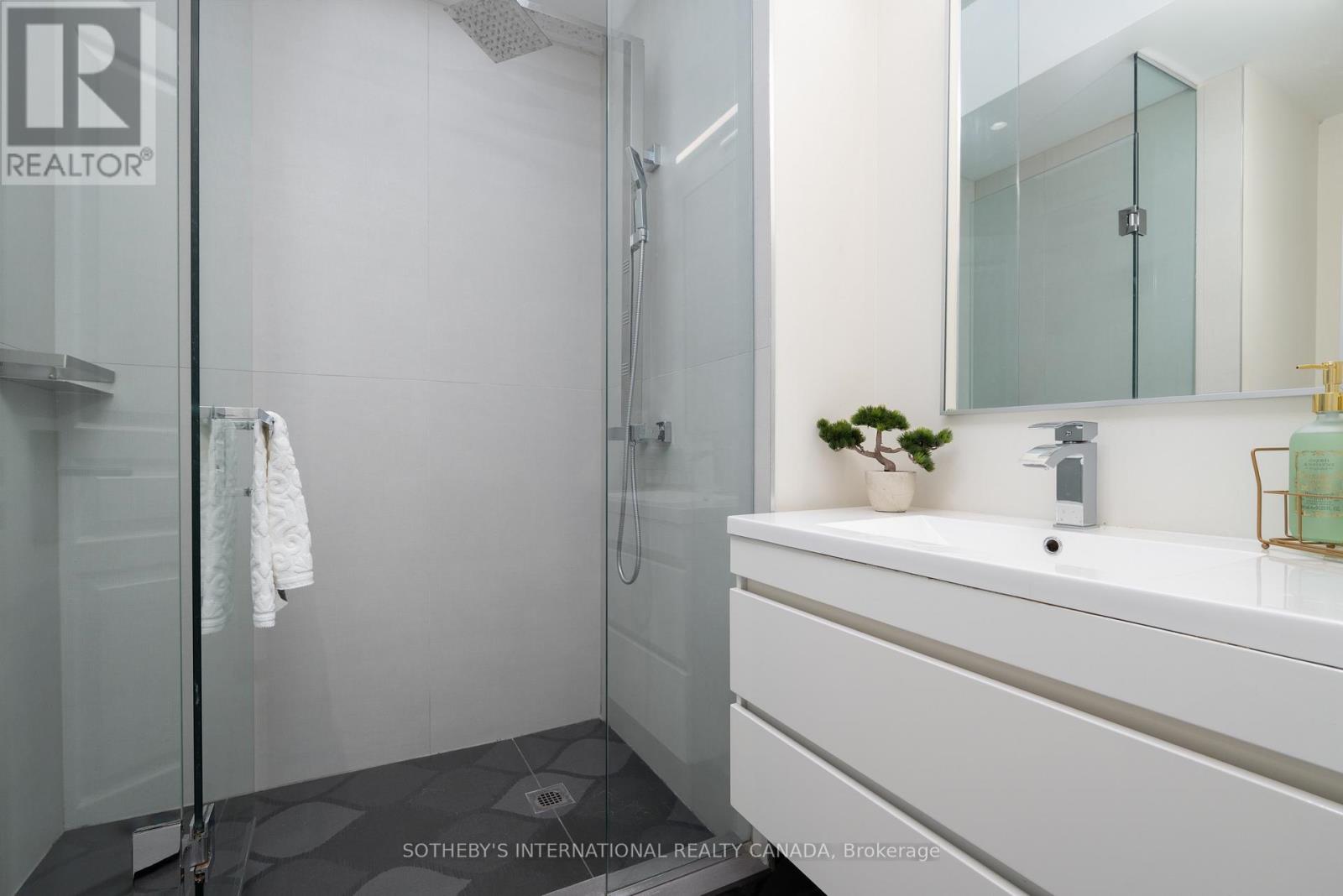 5481 Middleport Crescent, Mississauga, Ontario  L4Z 3V2 - Photo 32 - W13094114