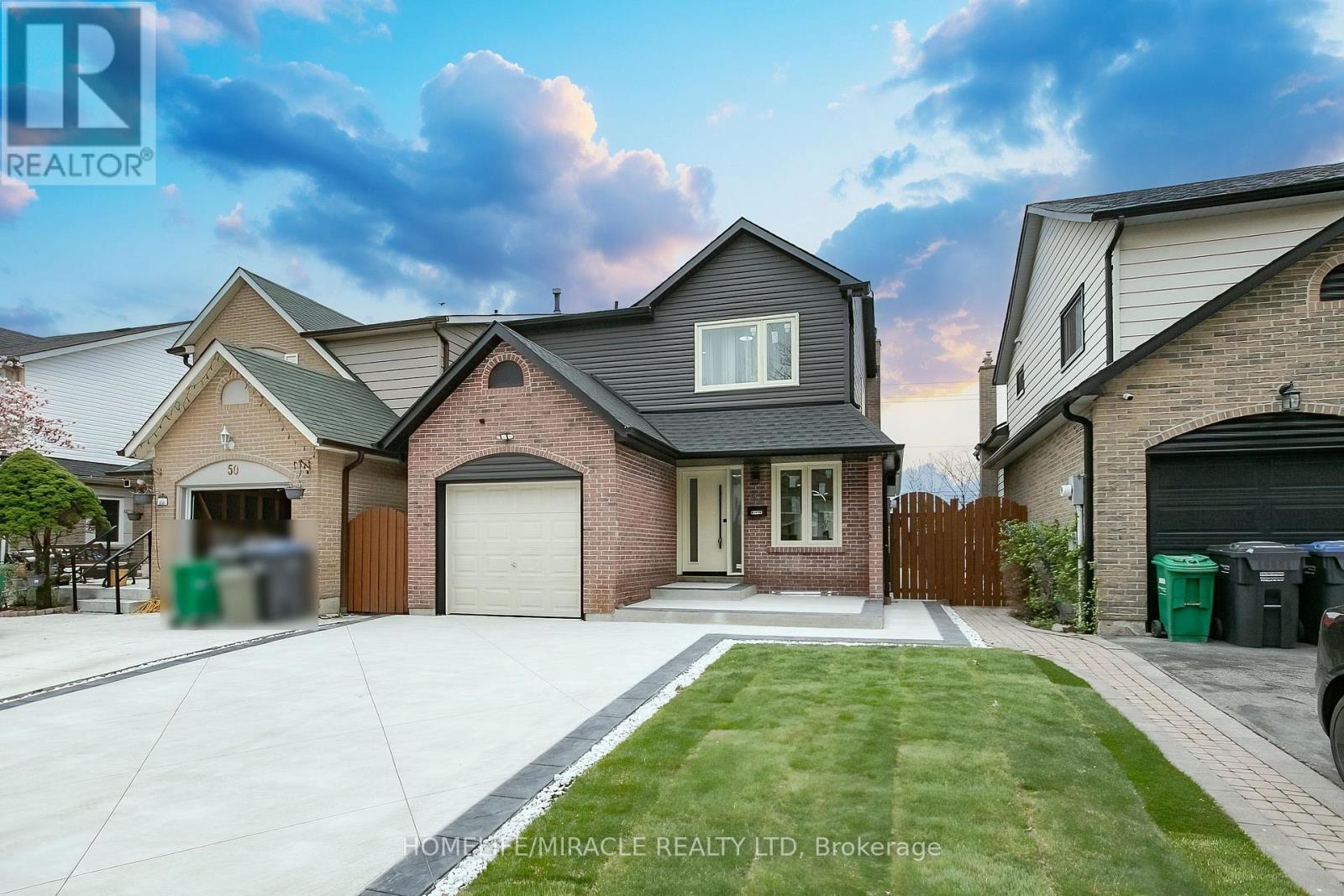 52 Foxacre Row, Brampton, Ontario  L6V 3P5 - Photo 2 - W13094128