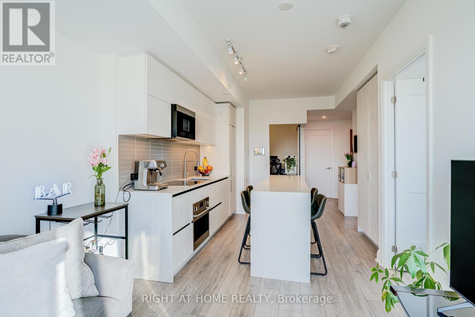 506 - 21 Park Street E, Mississauga, Ontario  L5G 0C2 - Photo 12 - W13094140