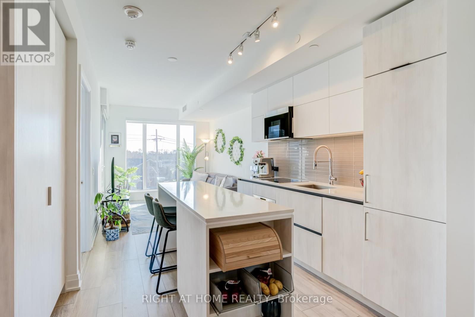 506 - 21 Park Street E, Mississauga, Ontario  L5G 0C2 - Photo 7 - W13094140