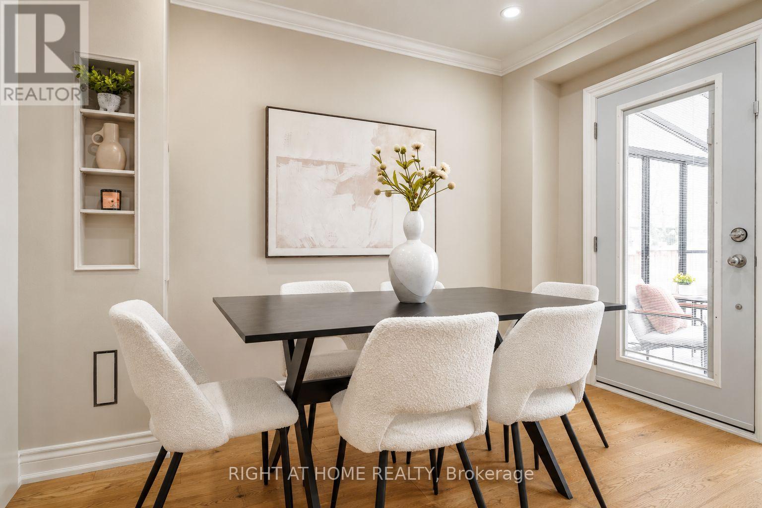 3305 Burdock Place, Mississauga, Ontario  L5A 4B7 - Photo 5 - W13094156