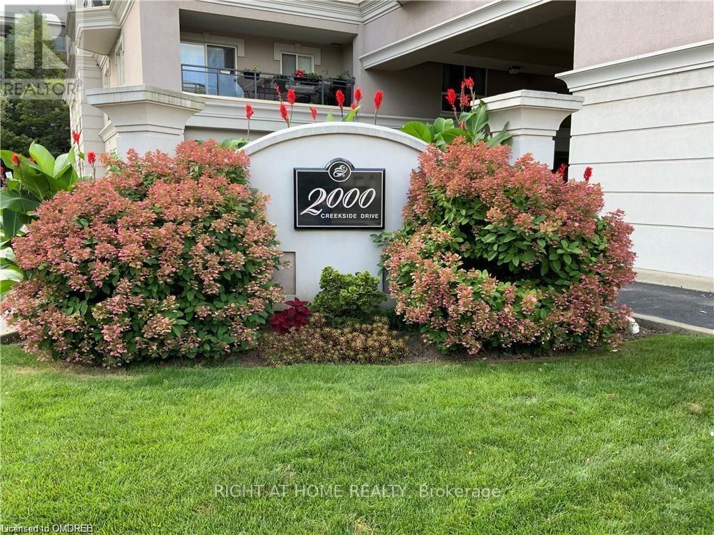 202 - 2000 Creekside Drive, Hamilton, Ontario  L9H 7S7 - Photo 2 - X13094116