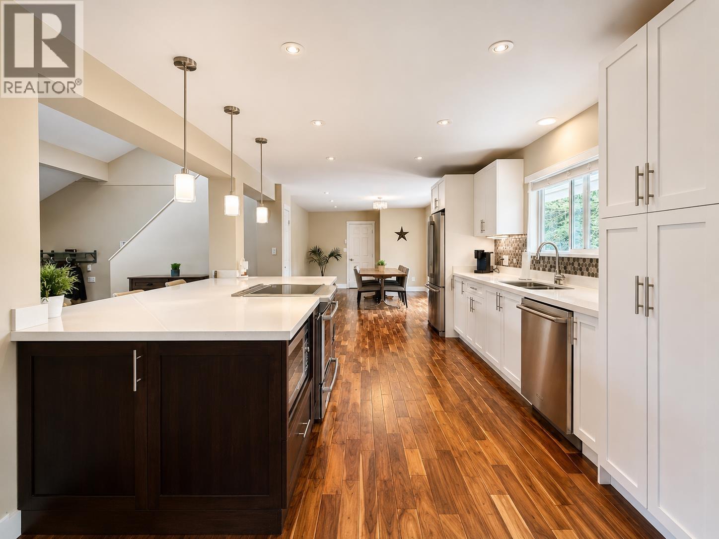1510 Macdonald Place, Squamish, British Columbia  V0N 1H0 - Photo 2 - R3112992