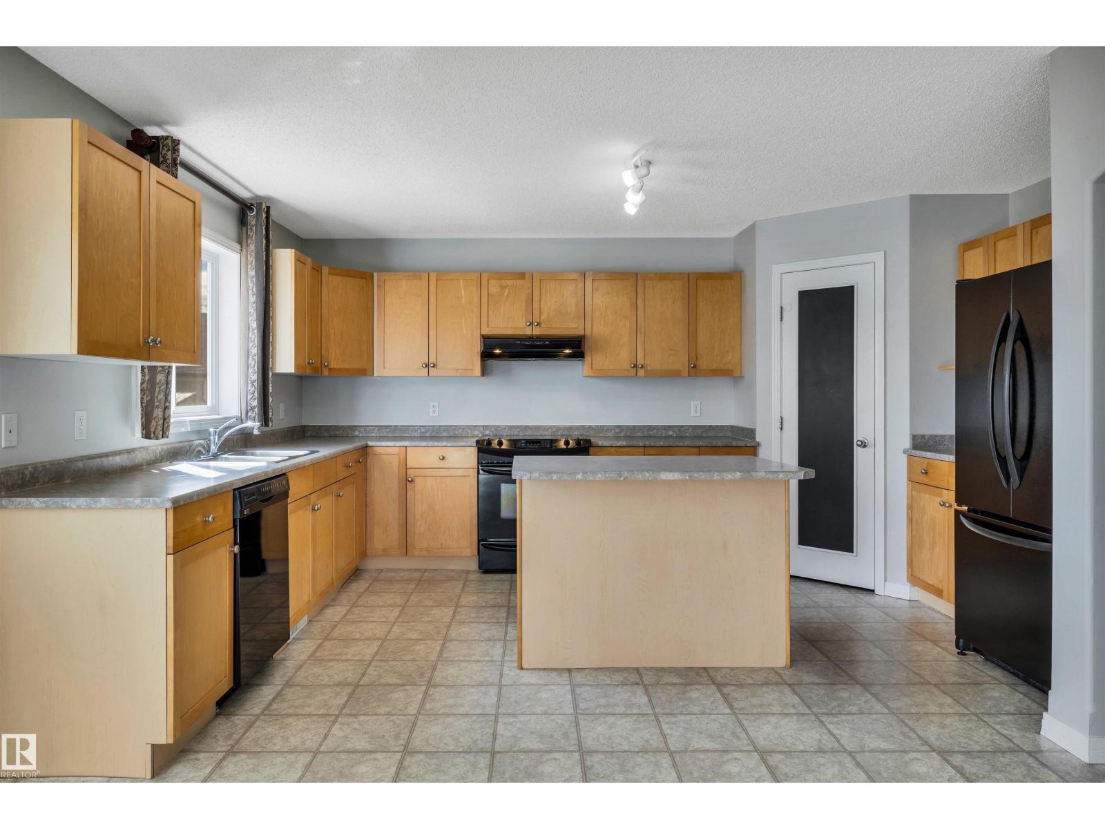 4316 151 Av Nw, Edmonton, Alberta  T5Y 3A9 - Photo 9 - E4485944