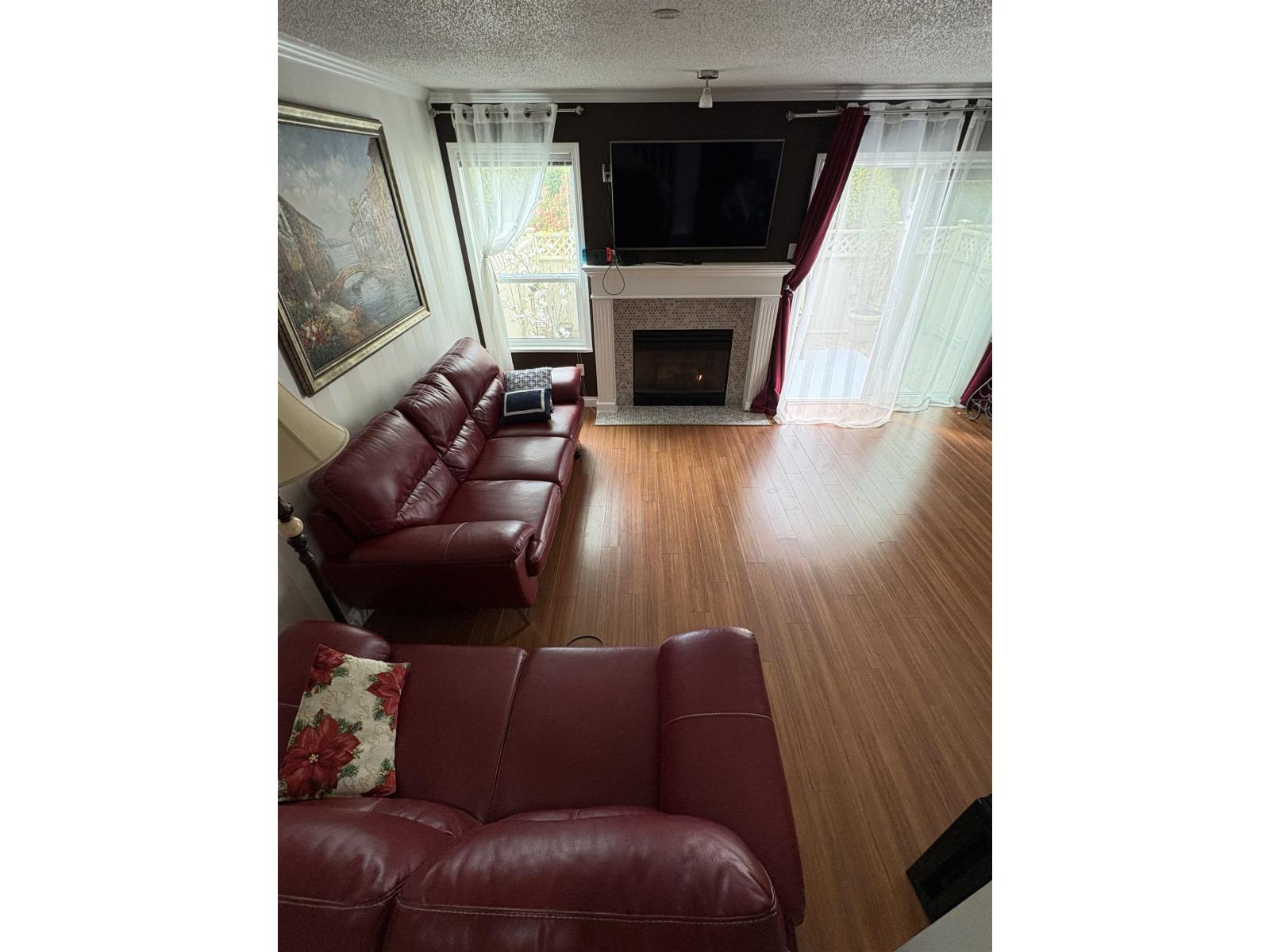 6433 121a Street, Surrey, British Columbia  V3W 0Y4 - Photo 3 - R3118745