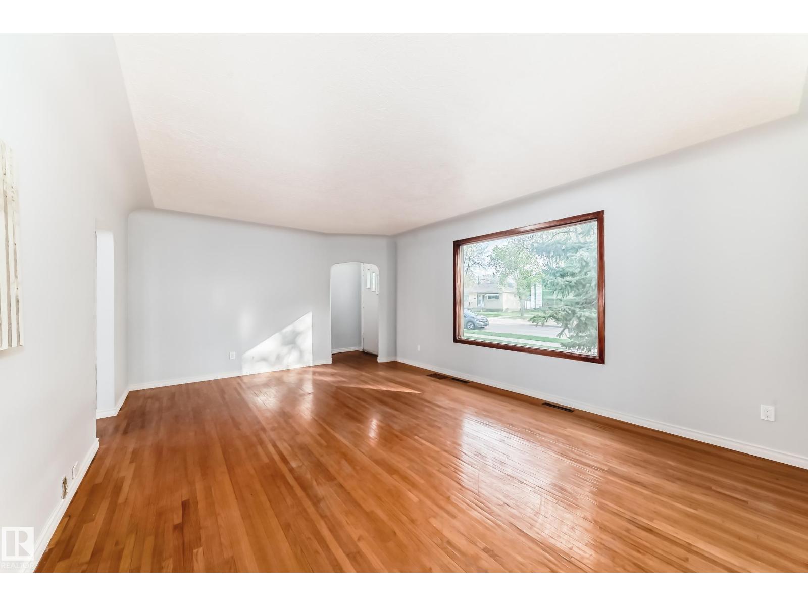 13003 Sherbrooke Av Nw, Edmonton, Alberta  T5L 4E6 - Photo 5 - E4486128