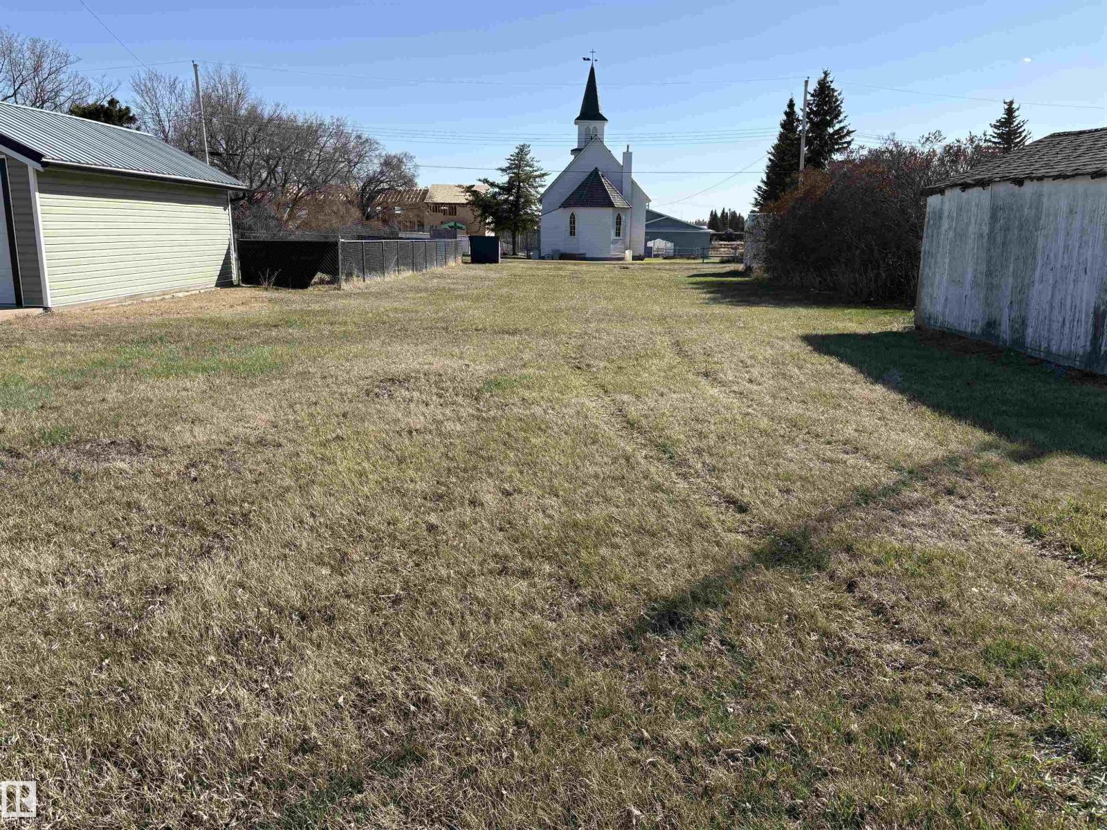 4915 50 Ave, holden, Alberta