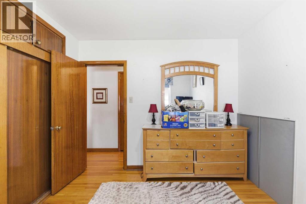 200 Hendon Drive NW, Calgary, Alberta  T2K 1Z7 - Photo 11 - A2305750