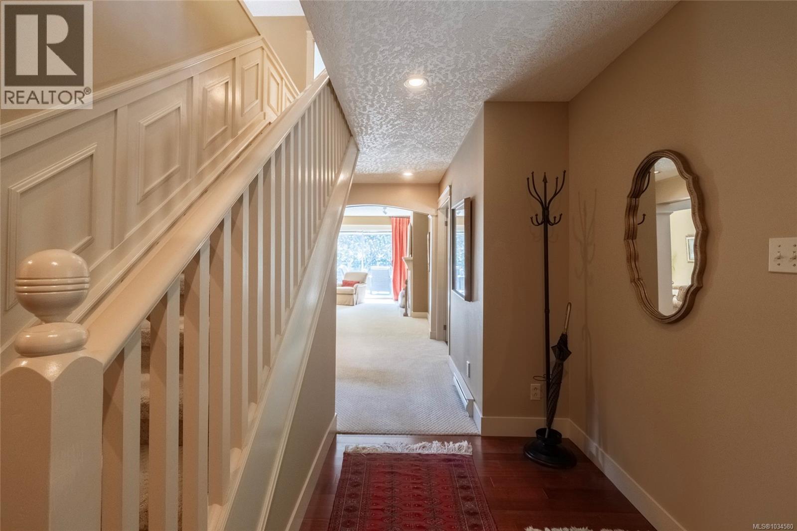 3 1040 Pondwood Lane, Saanich, British Columbia  V8X 4S6 - Photo 6 - 1034580