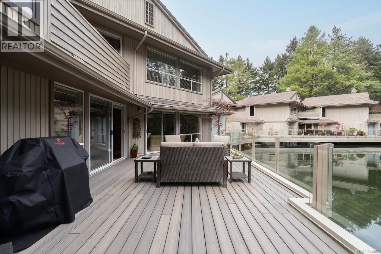 3 1040 Pondwood Lane, Saanich, British Columbia  V8X 4S6 - Photo 51 - 1034580