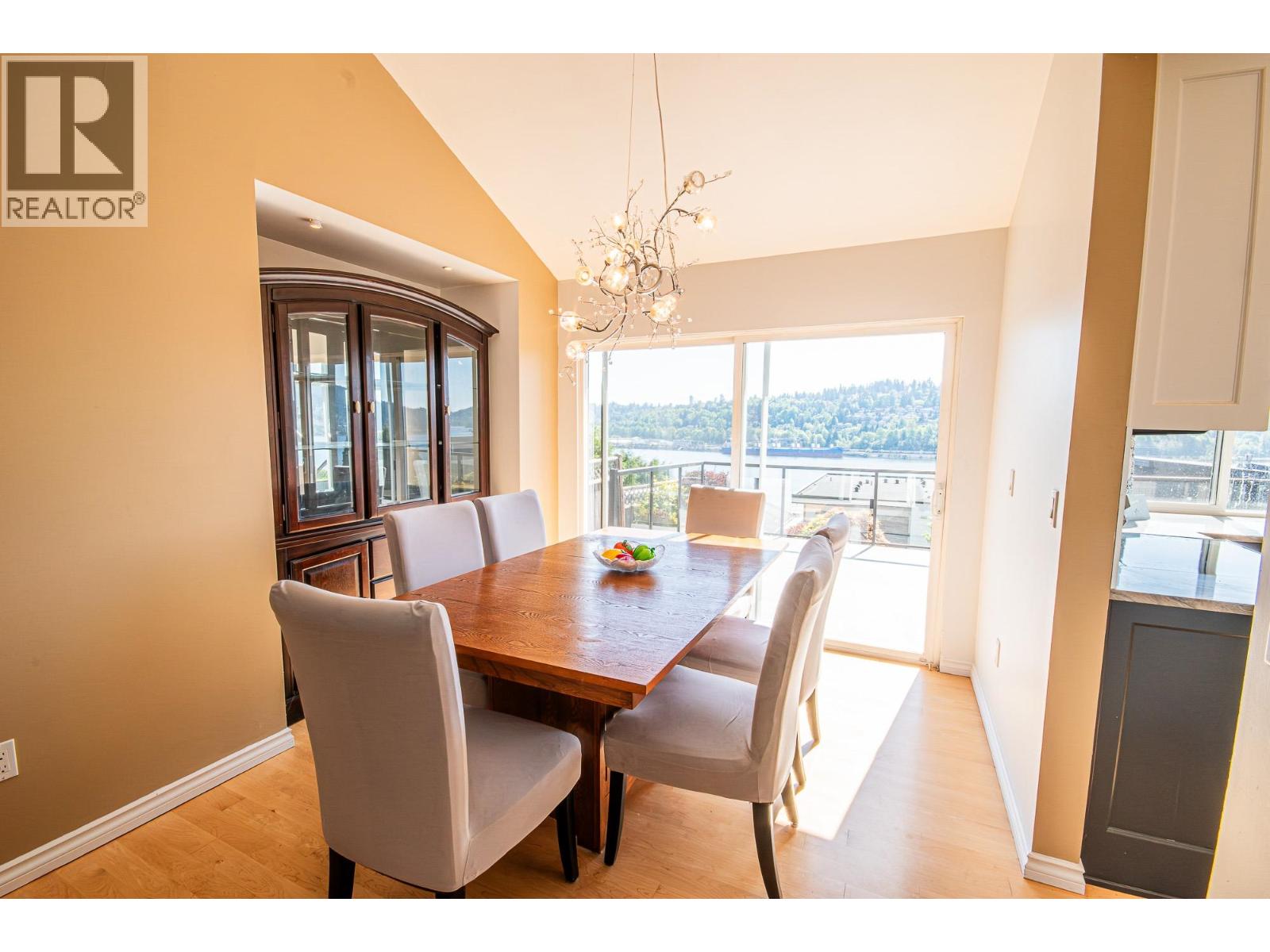 18 Axford Bay, Port Moody, British Columbia  V3H 3R2 - Photo 8 - R3118317