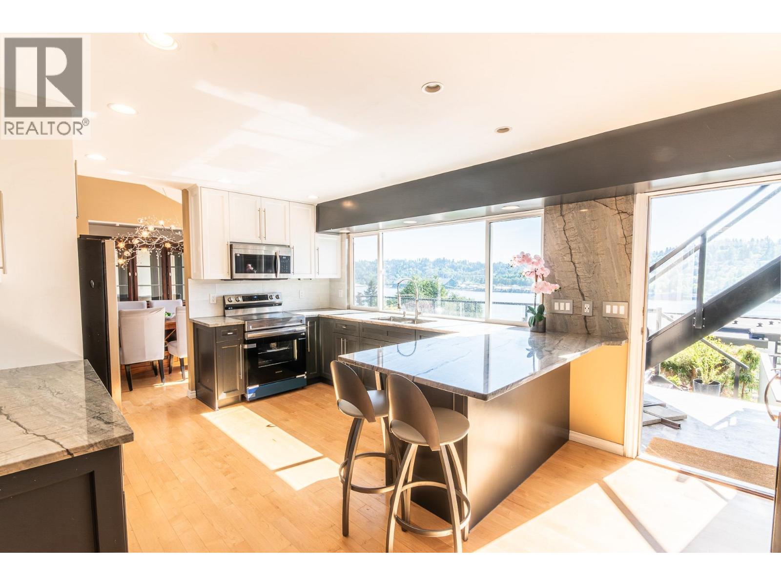 18 Axford Bay, Port Moody, British Columbia  V3H 3R2 - Photo 9 - R3118317