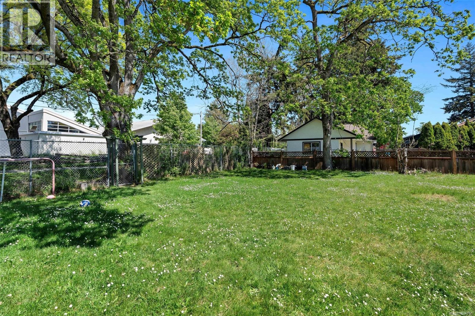 1722 Jefferson Ave, Saanich, British Columbia  V8N 2B4 - Photo 43 - 1034701