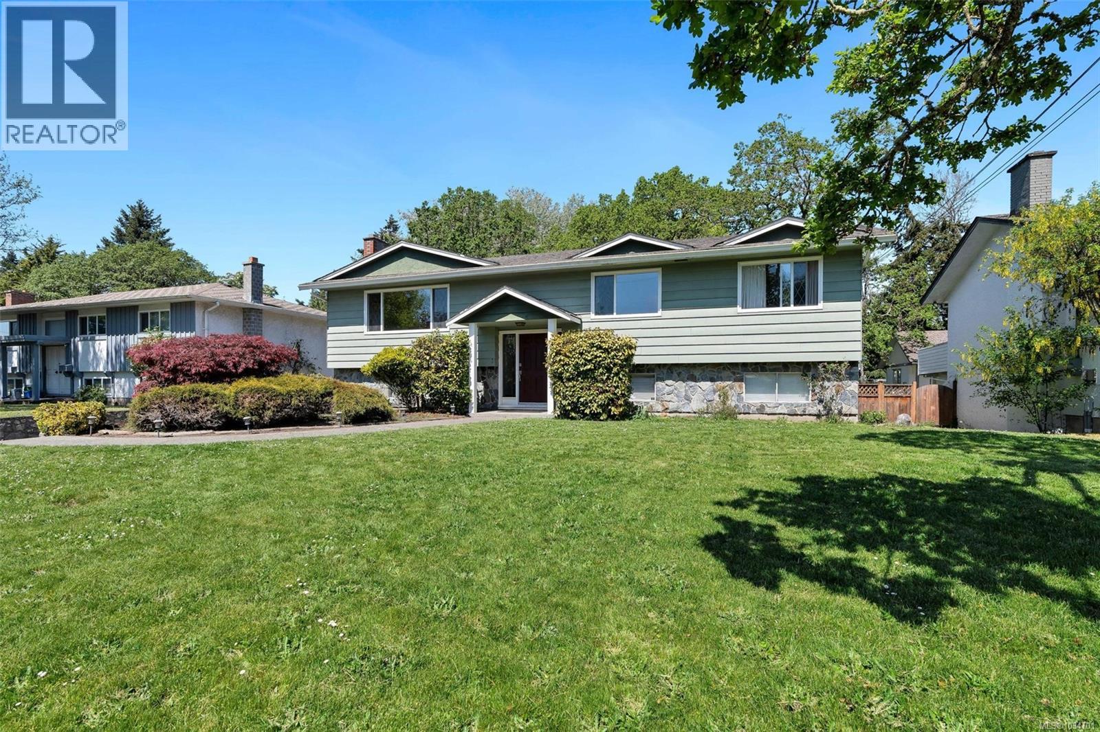 1722 Jefferson Ave, Saanich, British Columbia  V8N 2B4 - Photo 47 - 1034701