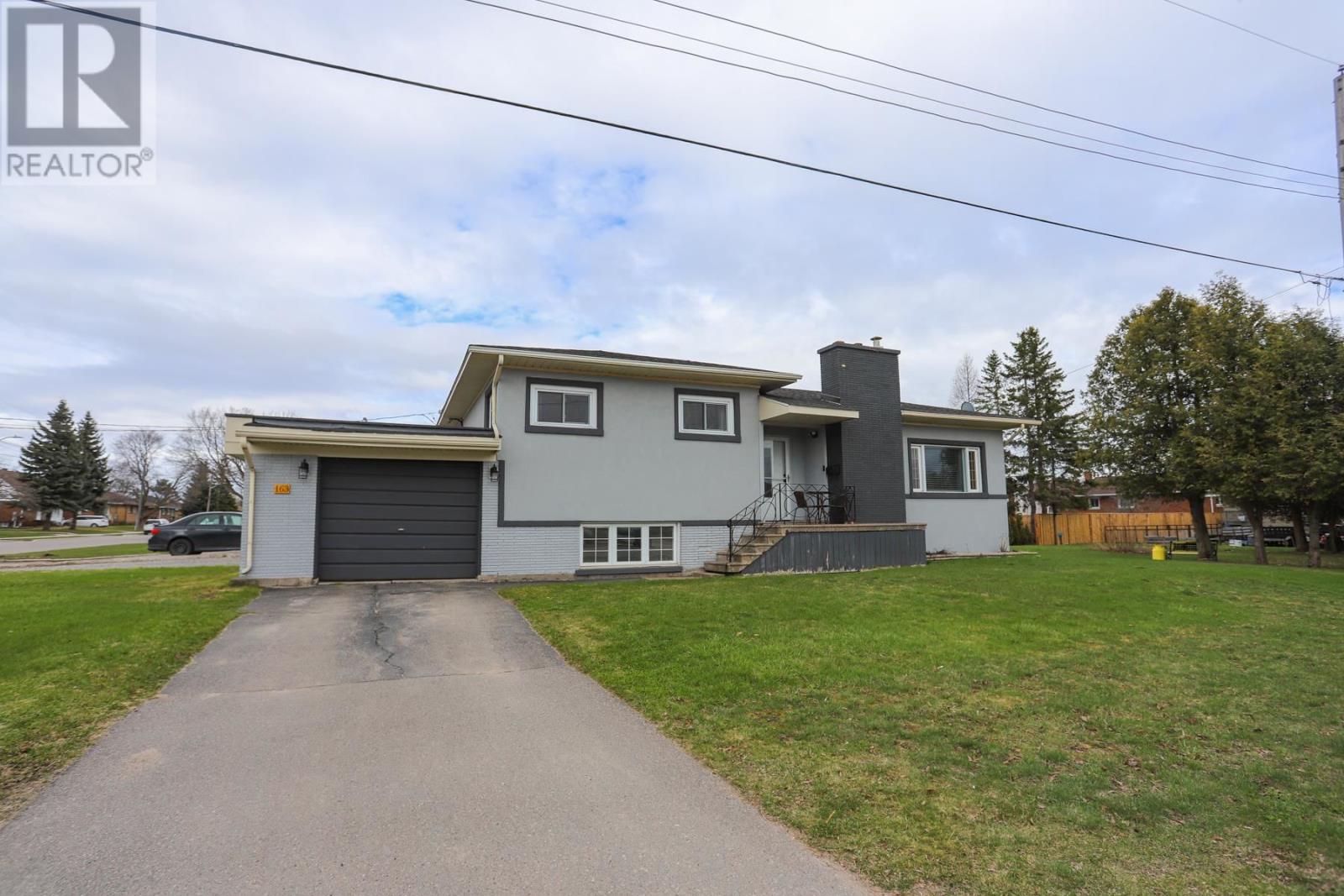 163 Ruth St, Sault Ste. Marie, Ontario  P6C 2E8 - Photo 1 - SM260886