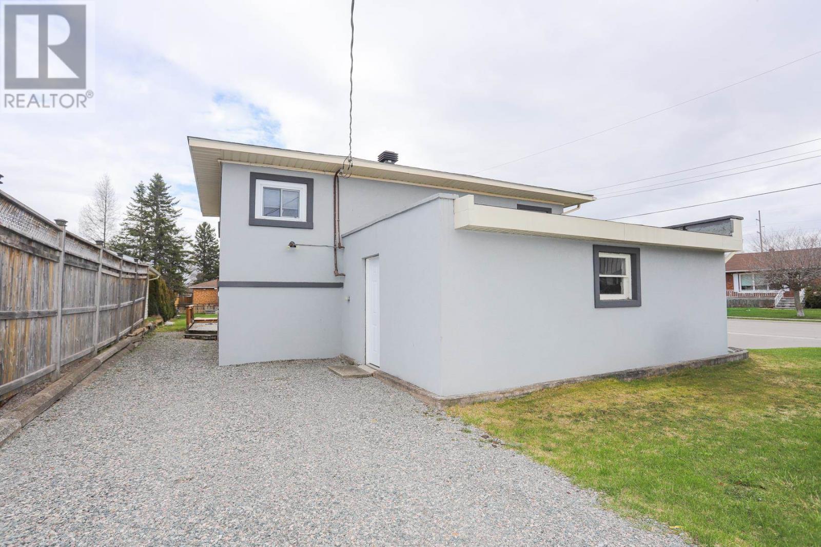 163 Ruth St, Sault Ste. Marie, Ontario  P6C 2E8 - Photo 6 - SM260886