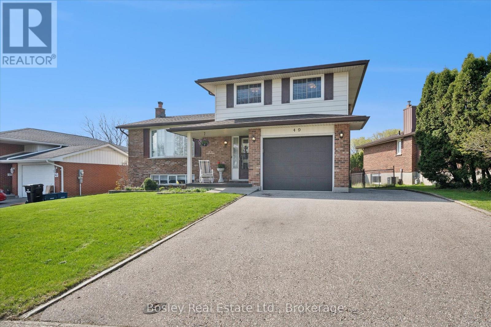 49 Ripley Crescent, Kitchener, Ontario  N2N 1W2 - Photo 3 - X13094284